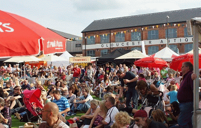 Rail Ale en Cider Festival in Barrow Hill Roundhouse Railway Centre